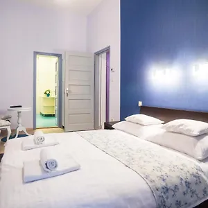 Budapest Rooms Bed And Breakfast בודפשט