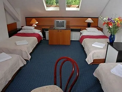 Hotel Fortuna 布达佩斯
